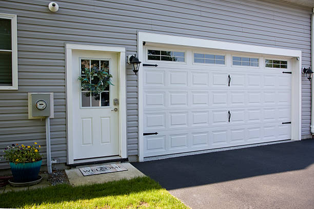 24/7 Emergency Garage Door Panel Replacement experts in Cavalero, WA